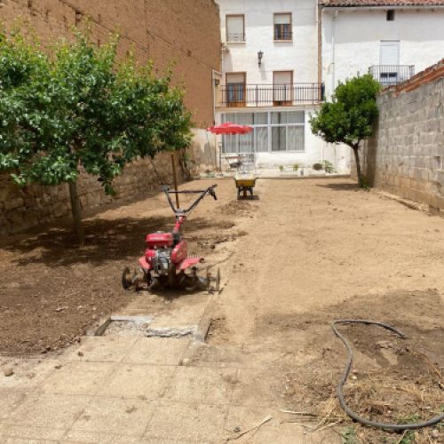 Jardín antes de plantar césped